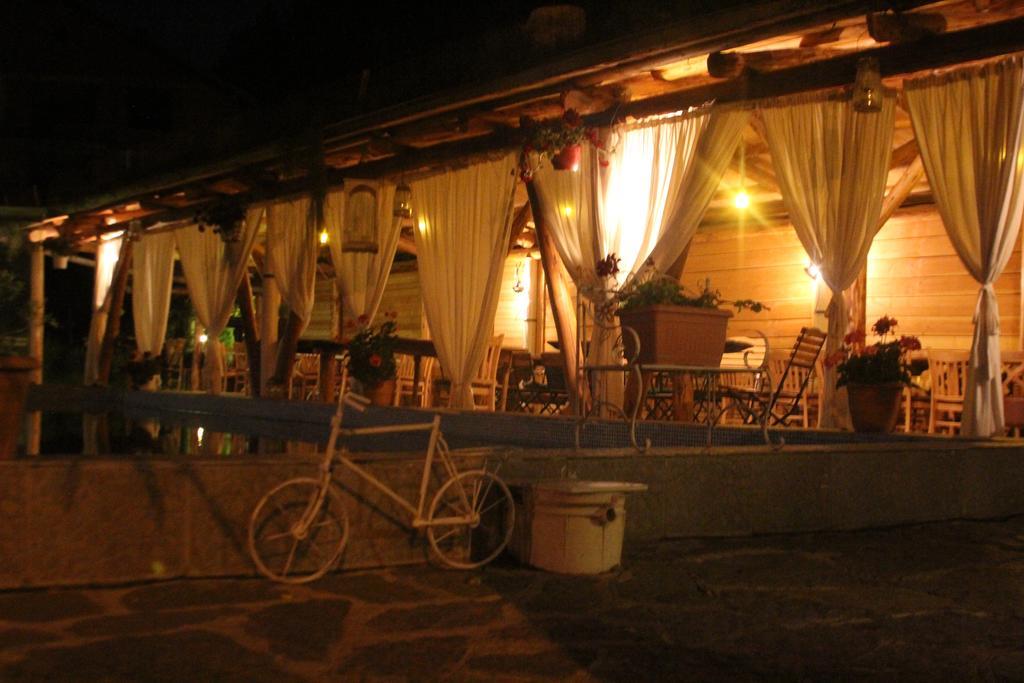 Tihiat Kut Complex Hotel Kyustendil Exterior photo